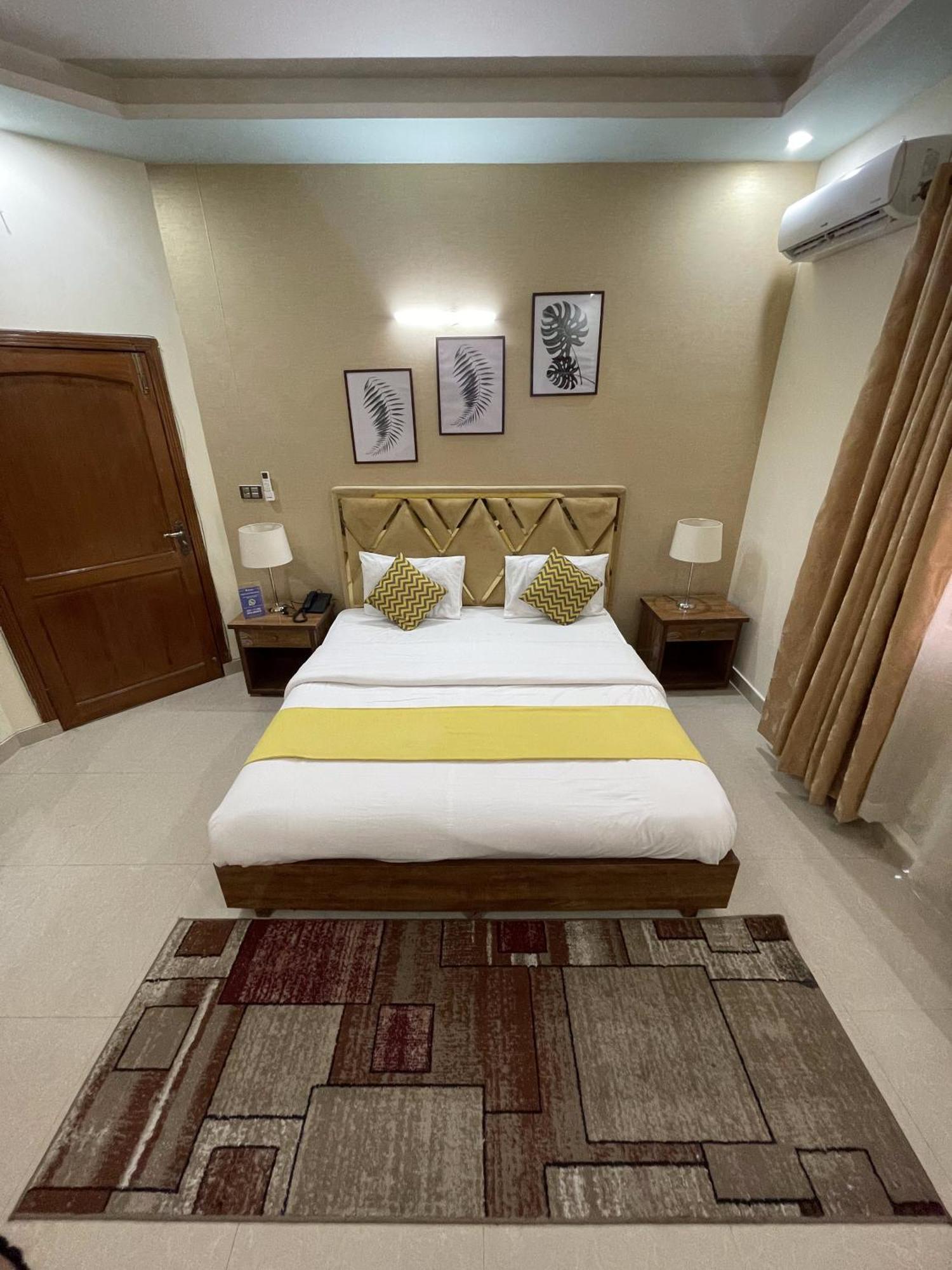 Umda Horizon Hotel Исламабад Екстериор снимка