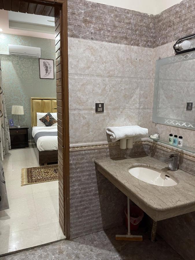 Umda Horizon Hotel Исламабад Екстериор снимка